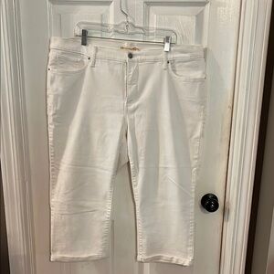 Levi's White Cropped Ankle Jeans
